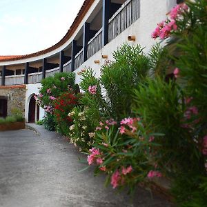 Logis Hotel Restaurant Le Top Du Roulier